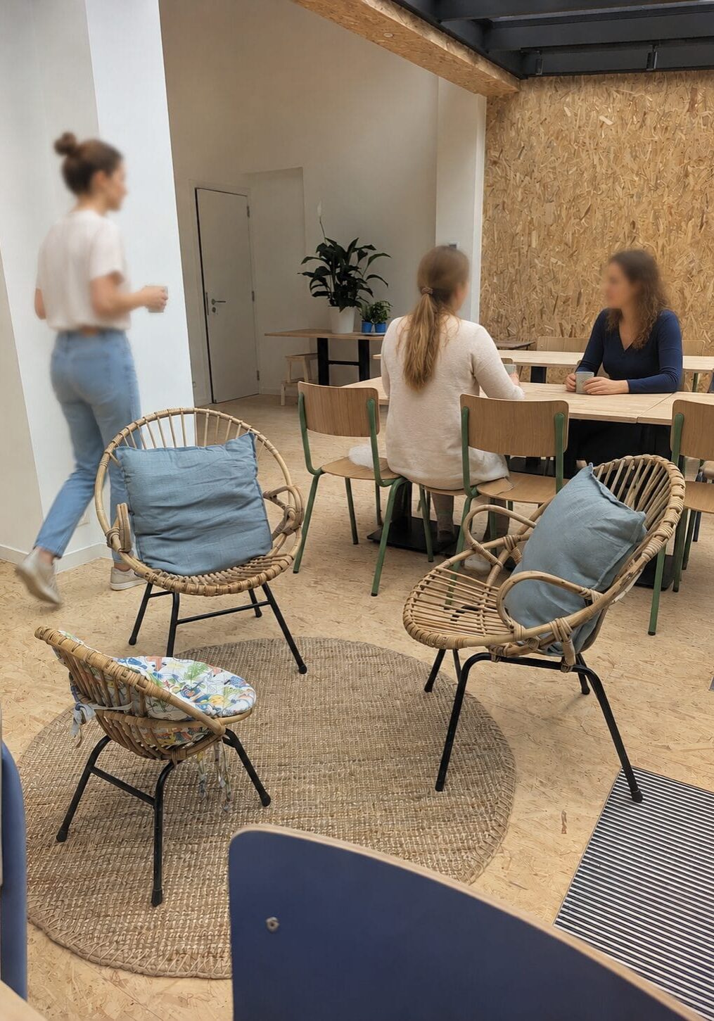 Salle à manger commune d'un habitat partagé Ernest